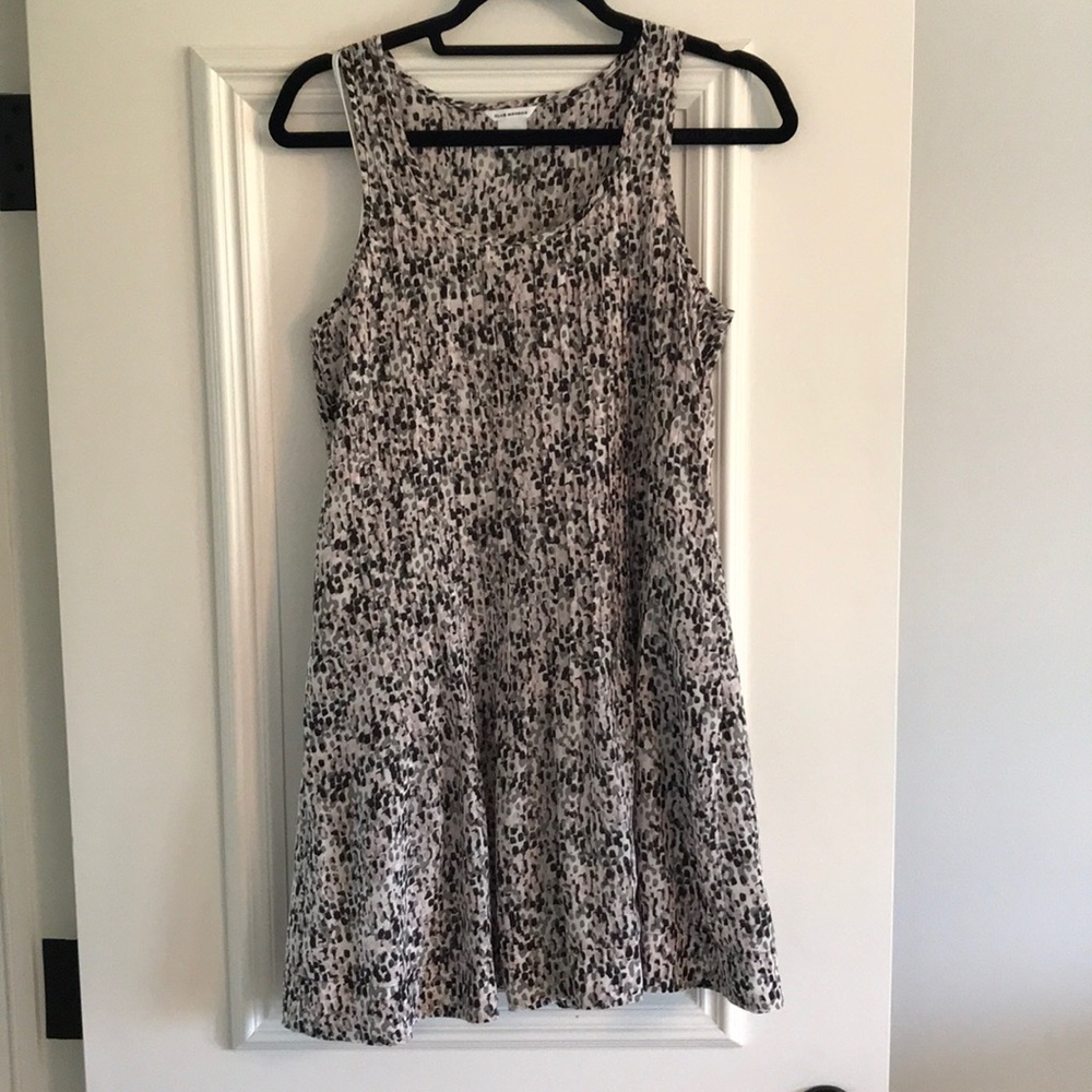 Club monaco dress. super light weight and flowy.